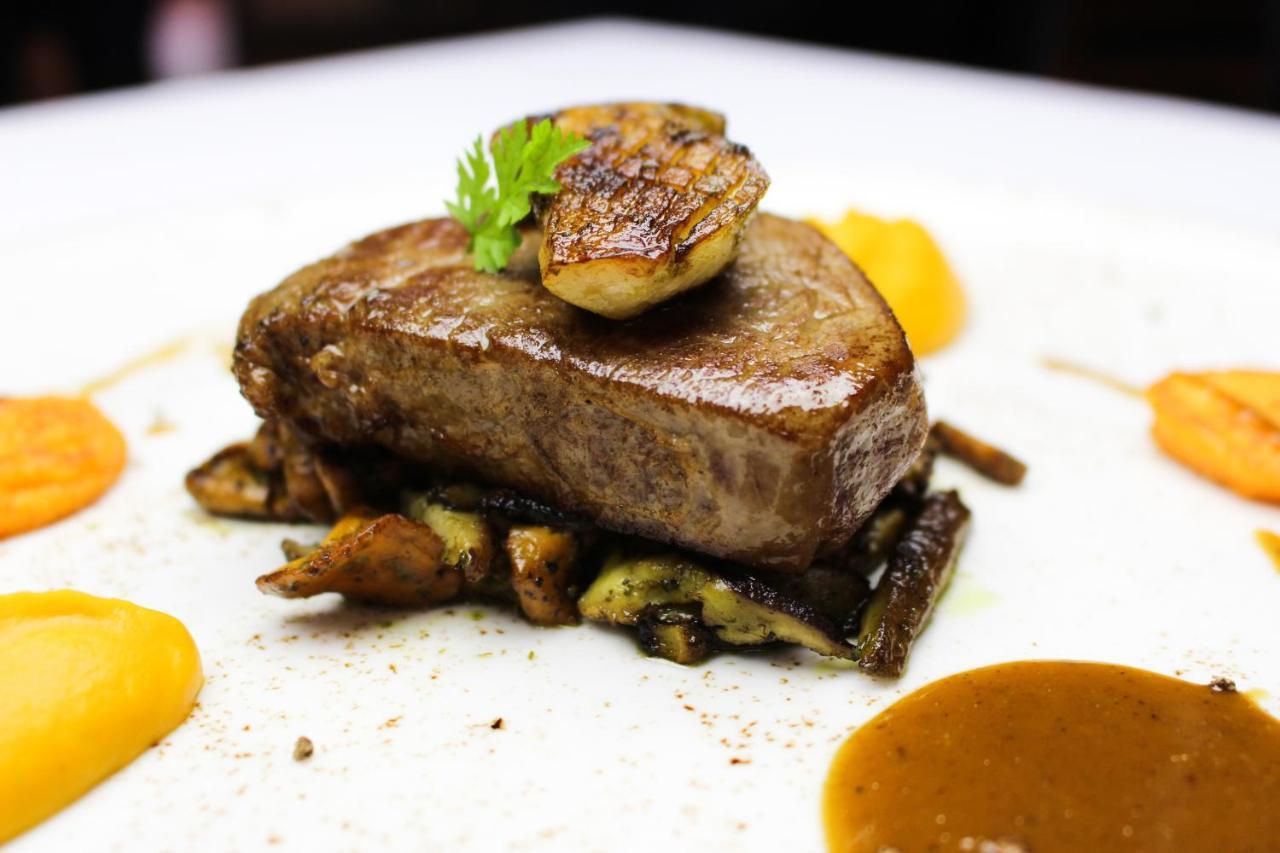 Hotel-Restaurant La P'Tite Auberge Lillebonne エクステリア 写真