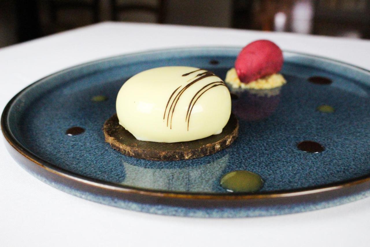 Hotel-Restaurant La P'Tite Auberge Lillebonne エクステリア 写真
