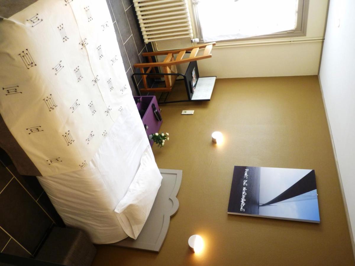 Hotel-Restaurant La P'Tite Auberge Lillebonne エクステリア 写真