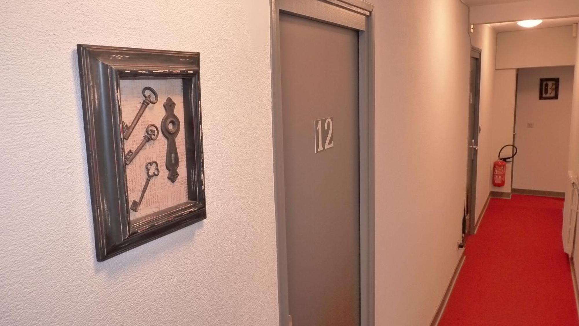Hotel-Restaurant La P'Tite Auberge Lillebonne エクステリア 写真