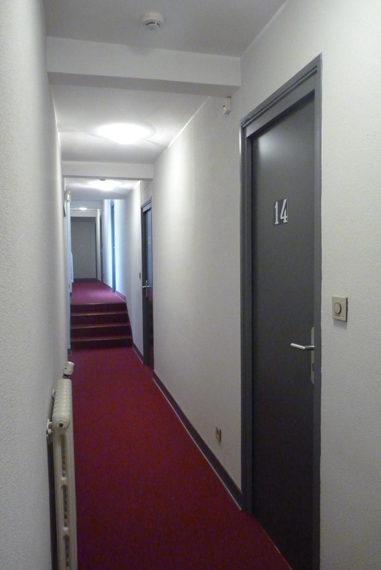 Hotel-Restaurant La P'Tite Auberge Lillebonne エクステリア 写真