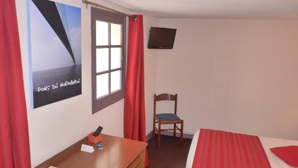 Hotel-Restaurant La P'Tite Auberge Lillebonne 部屋 写真