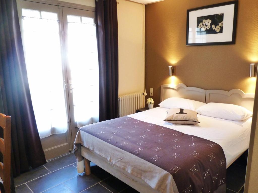 Hotel-Restaurant La P'Tite Auberge Lillebonne 部屋 写真