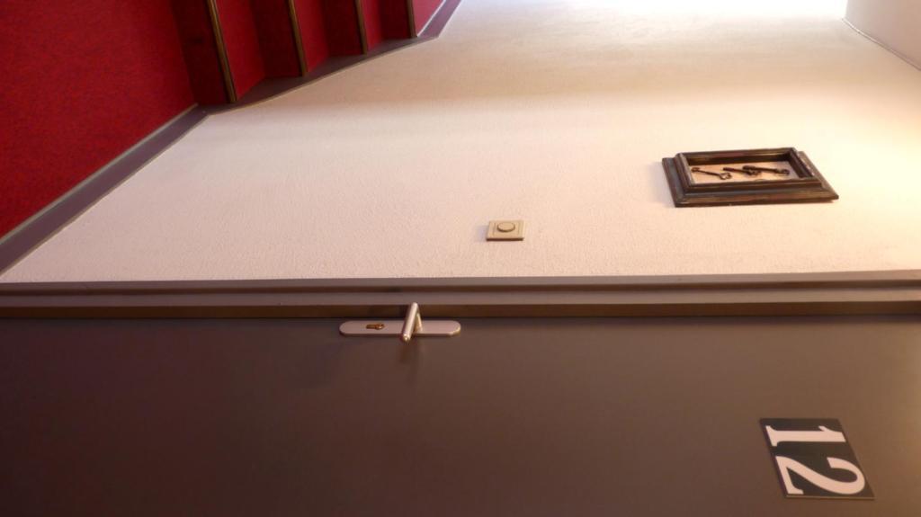 Hotel-Restaurant La P'Tite Auberge Lillebonne エクステリア 写真